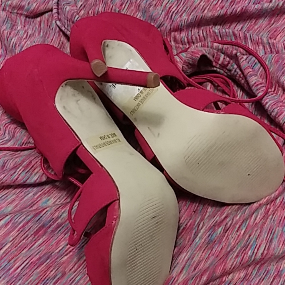 Shoes - Picture 2 of 3